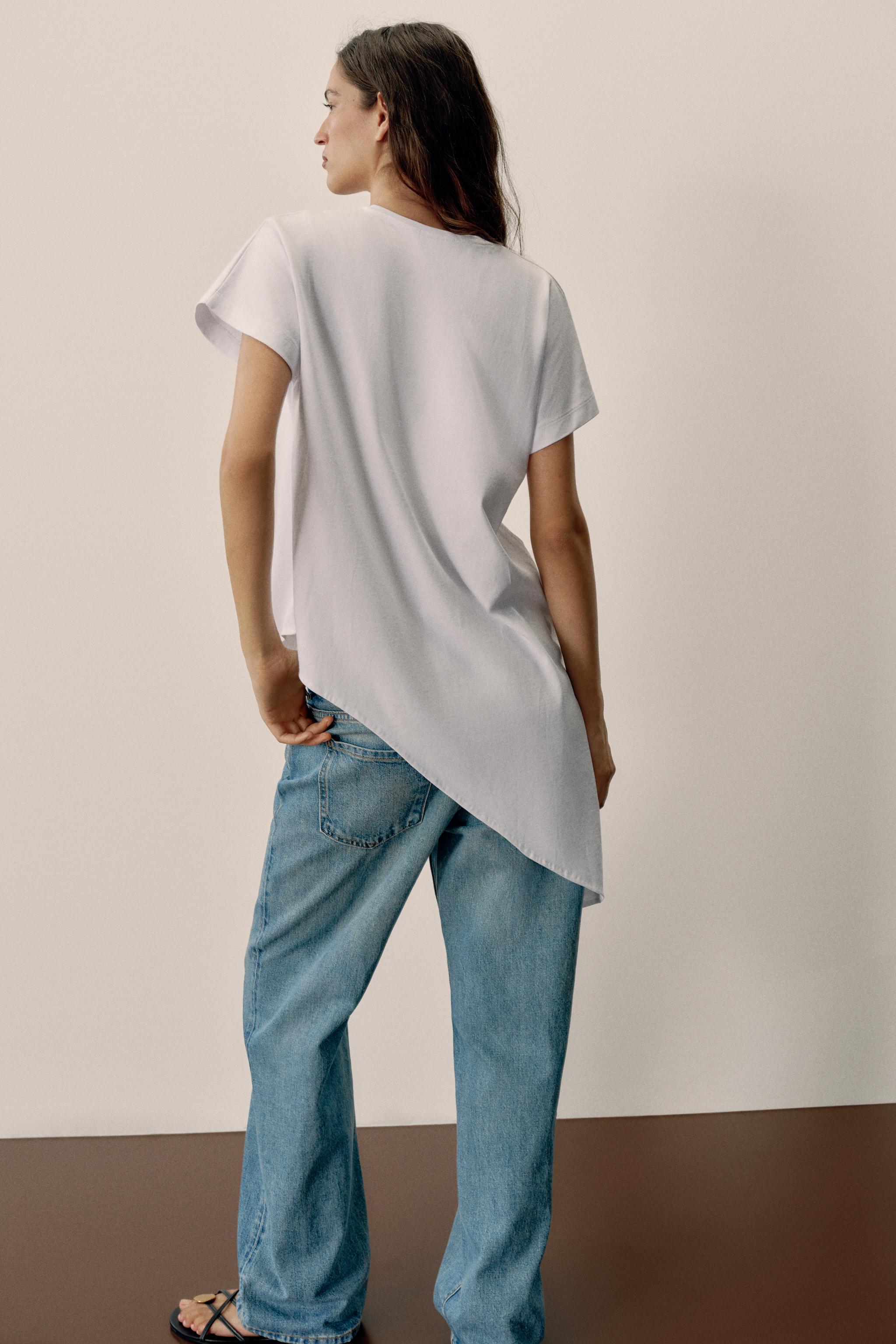 T-SHIRT ASYMÉTRIQUE À MANCHES COURTES